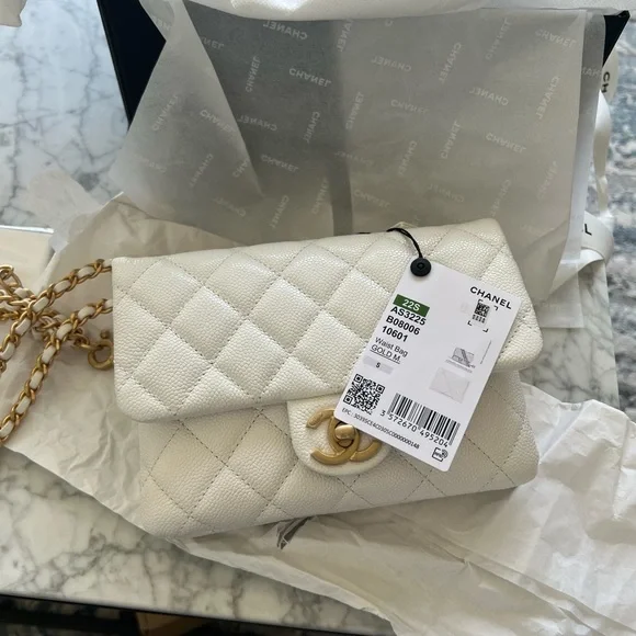 Chanel - Picture 1 of 6